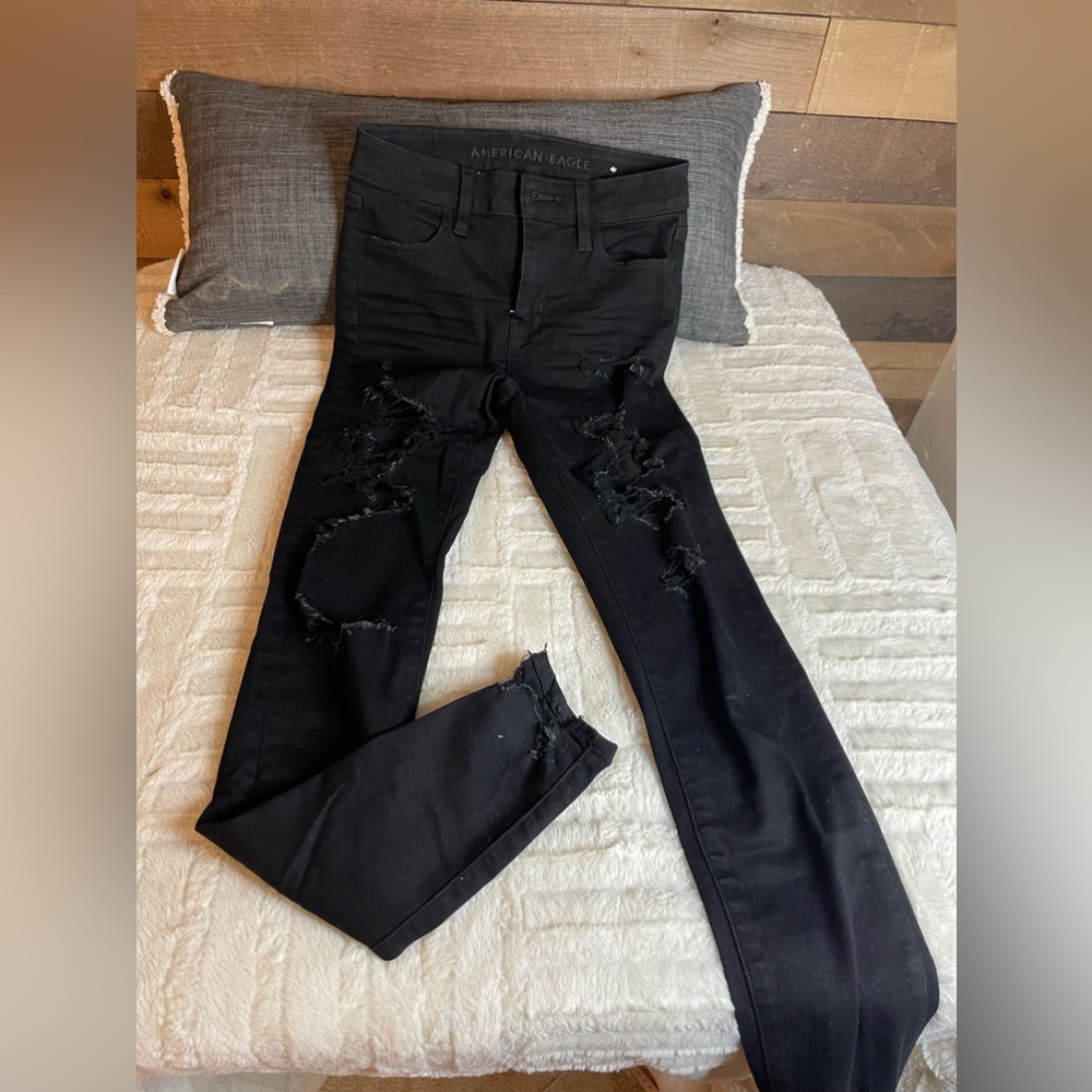 American Eagle Hi-rise Jegging, Shredded, Size 0 Long